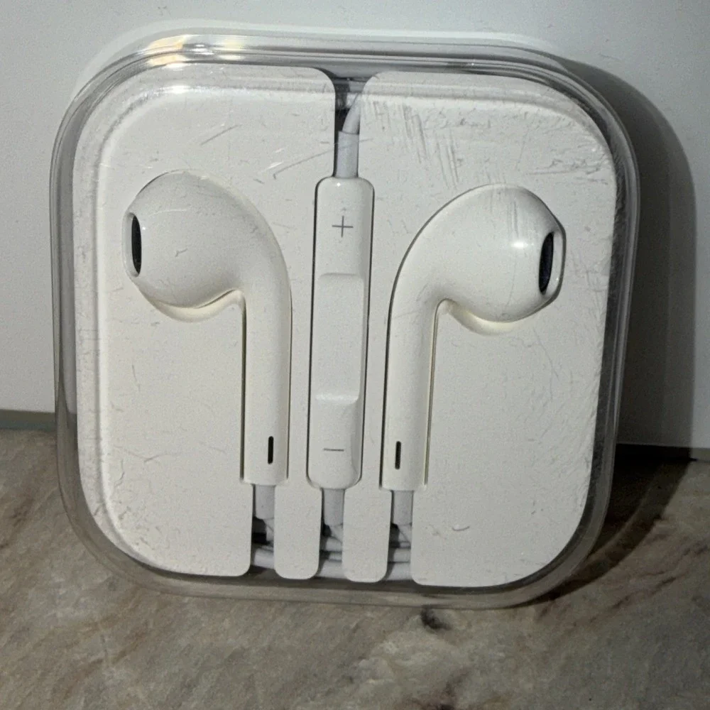 Apple Wired Ear Buds w/Case iPhone iPad iPod 3.5mm Aux Jack Headphones